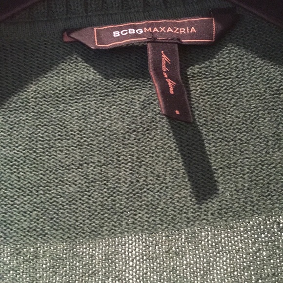 Green BCBG short sleeved sweater - Picture 4 of 4
